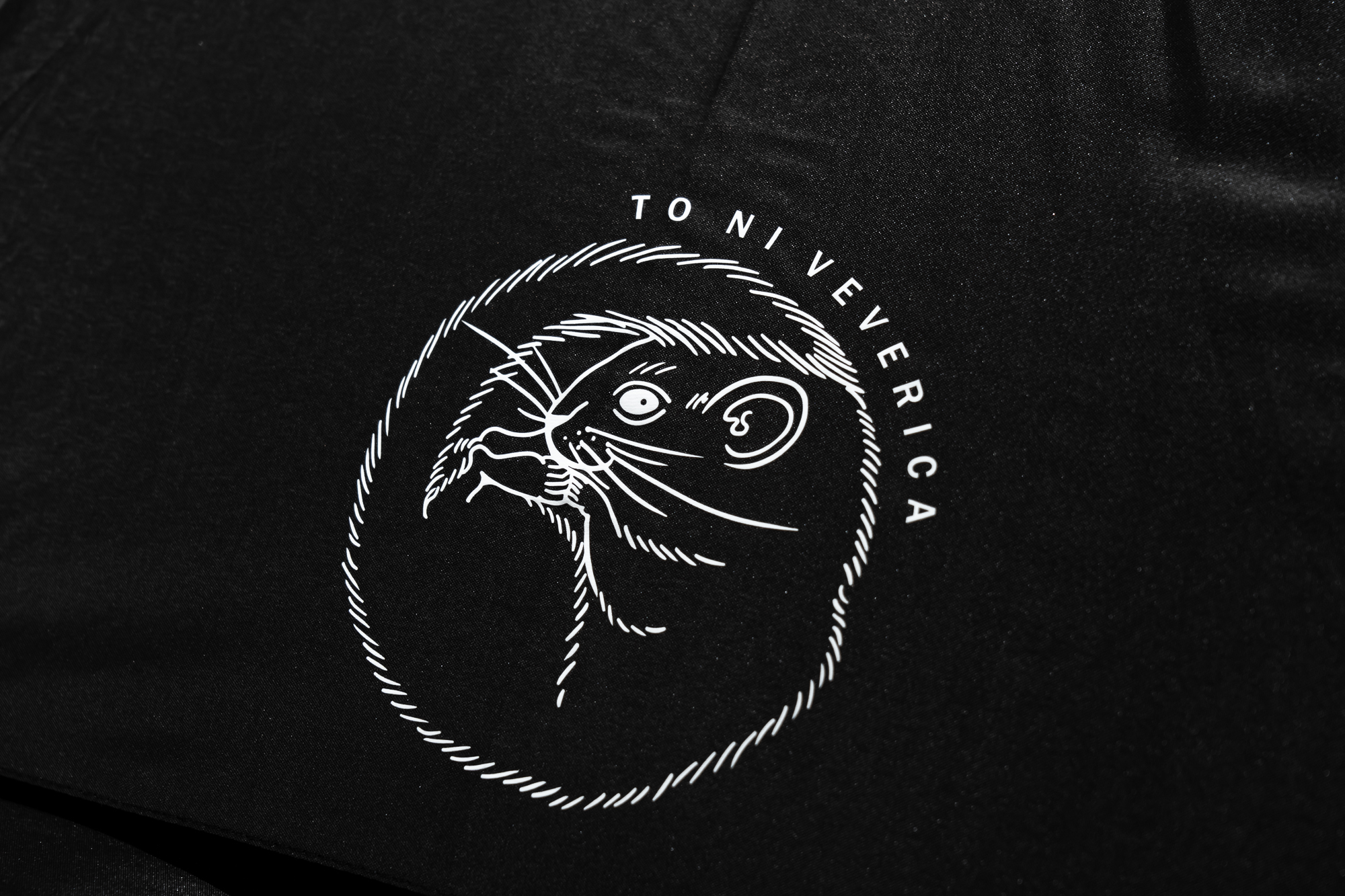 Dežnik TO NI VEVERICA