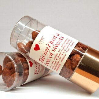 Praženi mandlji z medom (v tulcu) / Roasted almonds with honey (in a tube)